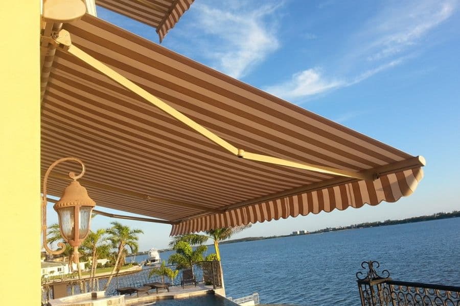 retractable awnings