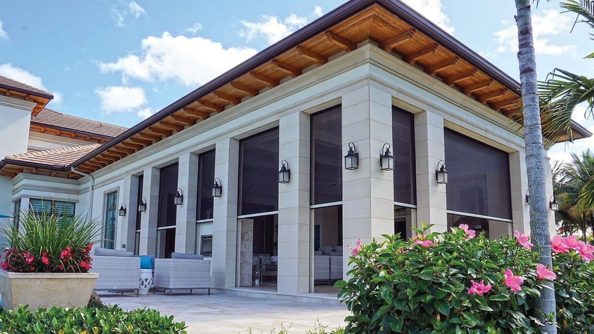 retractable-screen-header